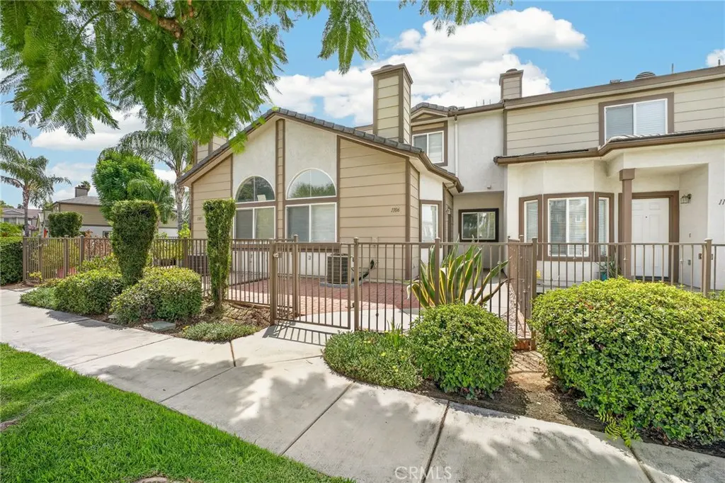 1555 Orange Ave #1106, Redlands, CA — listing photo 1