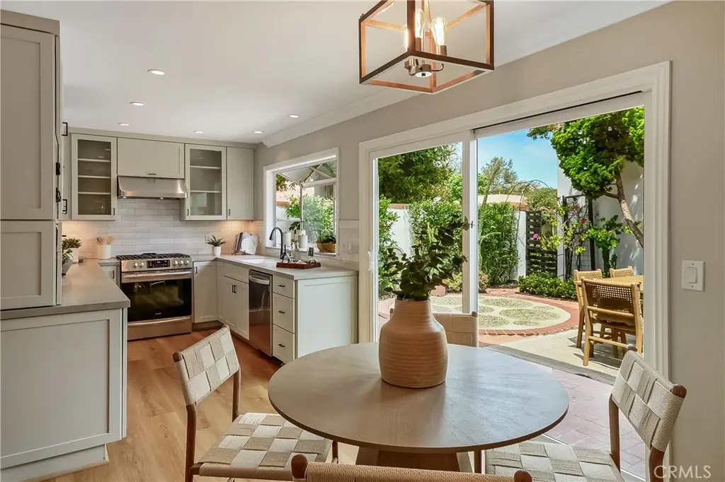2214 Vista Hogar, Newport Beach, CA — listing photo 1