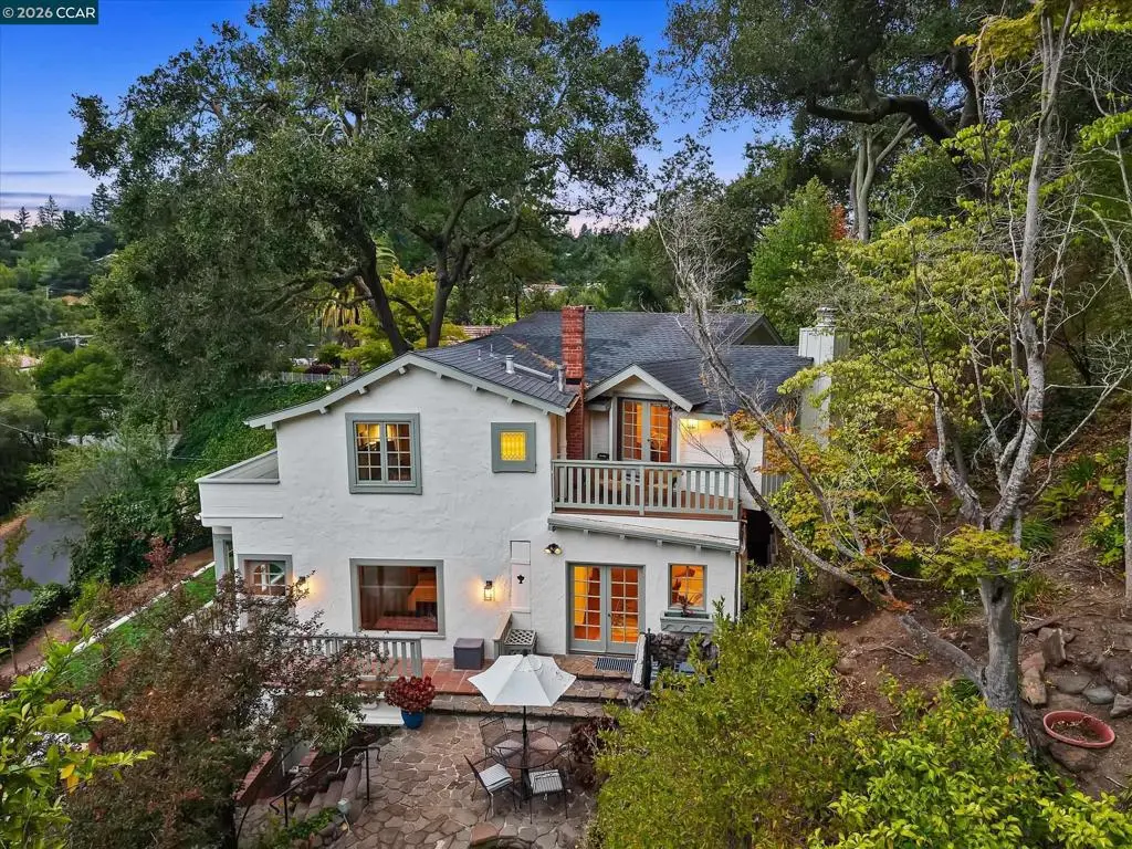 Single Family Residence for sale at 112 Camino Sobrante, Orinda, CA featuring 3 beds and 3 baths