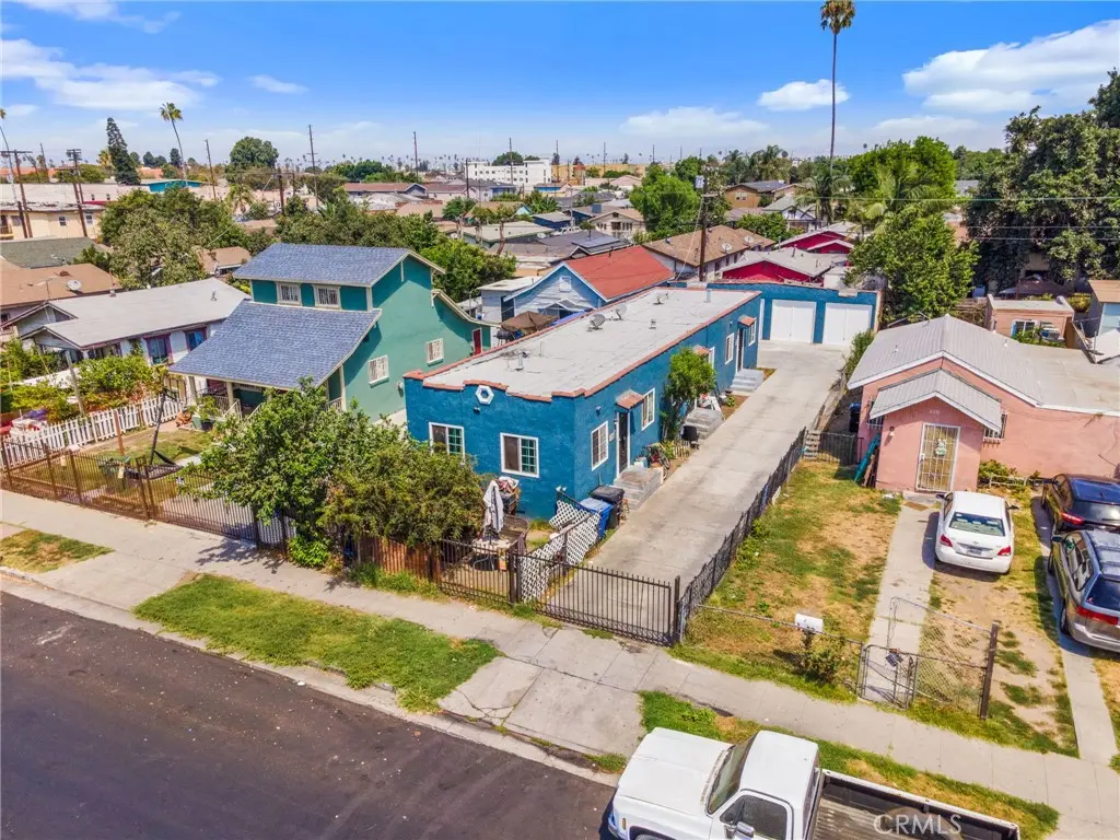 Triplex for sale at 135 E 77th Street, Los Angeles, CA