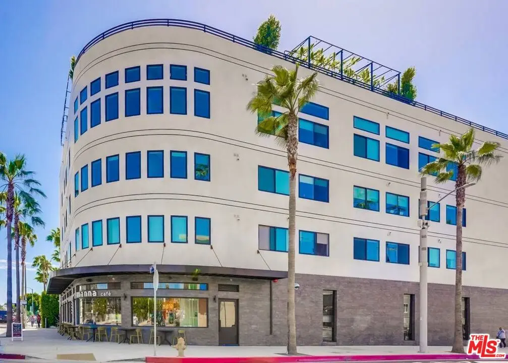 Residential Lease for rent at 105 S Fairfax Avenue 305, Los Angeles, Los Angeles County, CA featuring 1 bed and 1 bath