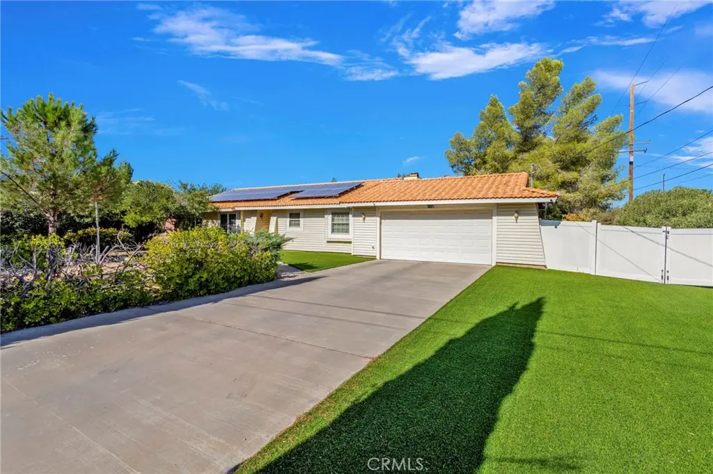 9018 Guava, Hesperia, CA — listing photo 1