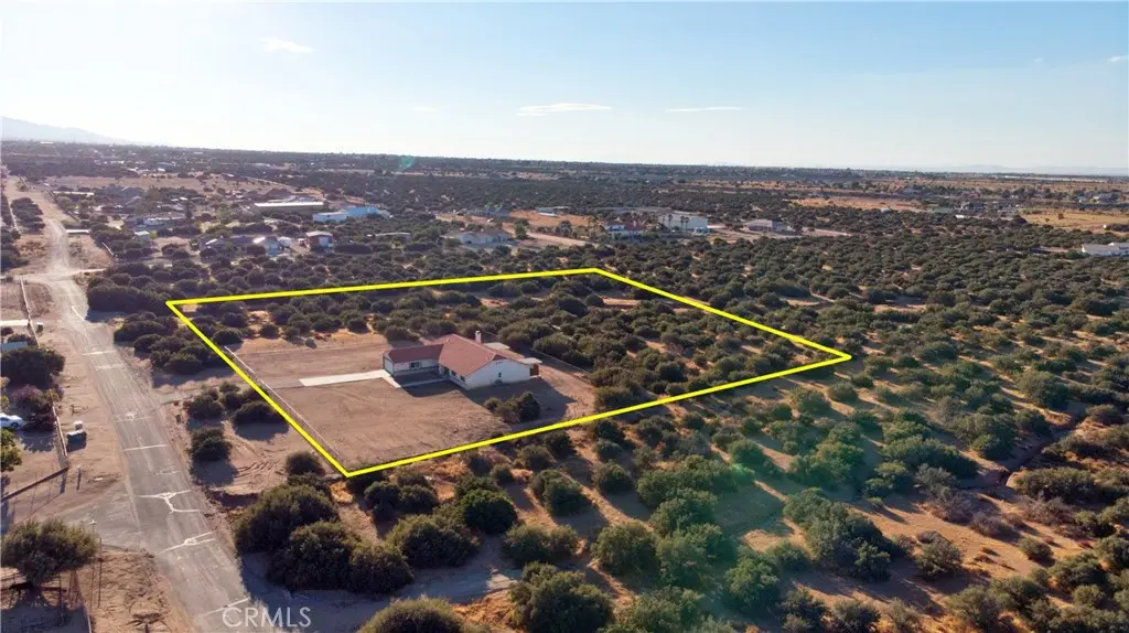9352 Cedar Street, Oak Hills, CA — listing photo 1