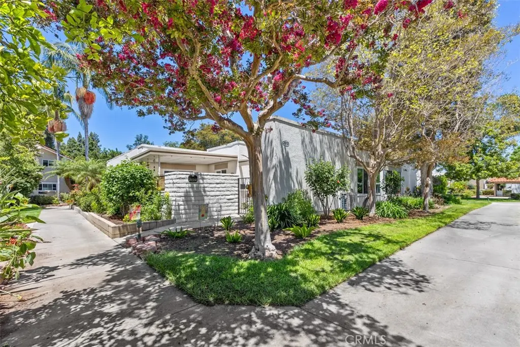 2013 Via Mariposa D, Laguna Woods, CA — listing photo 1