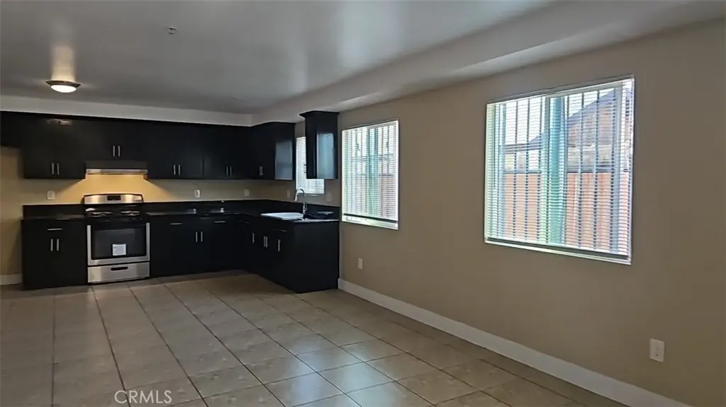 Residential Lease for rent at 2024 E 74th, Los Angeles, Los Angeles County, CA featuring 5 beds and 3 baths