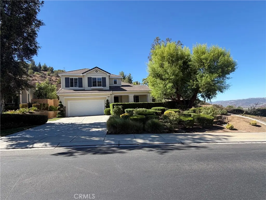 Residential Lease for rent at 35802 Cherry Bark, Murrieta, Riverside County, CA featuring 5 beds and 4 baths
