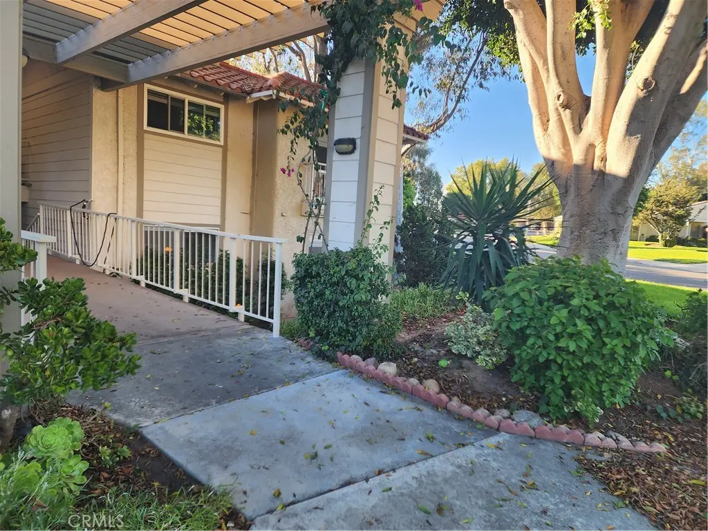 Condominium for rent at 3273 San Amadeo D, Laguna Woods, CA featuring 2 beds and 2 baths