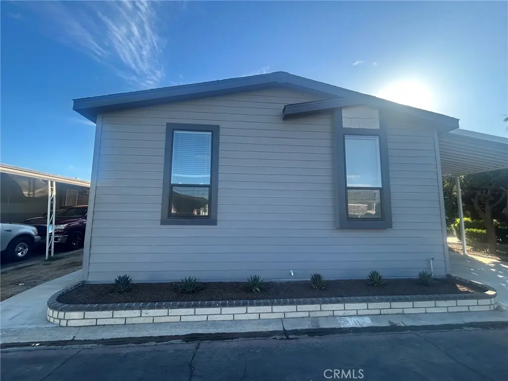 300 N Rampart 11, Orange, CA — listing photo 1