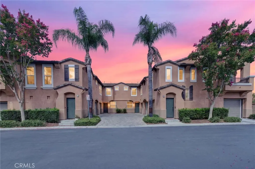 Condominium for sale at 39141 Anchor Bay E, Murrieta, CA featuring 2 beds and 3 baths
