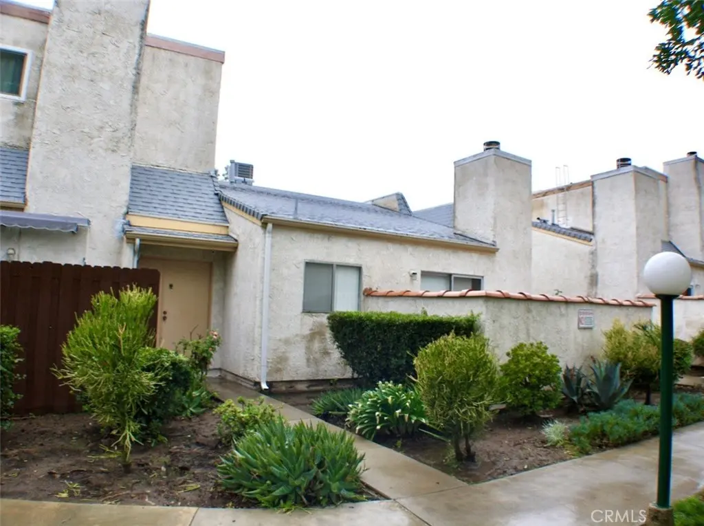 21015 Gresham, Canoga Park, CA — listing photo 1