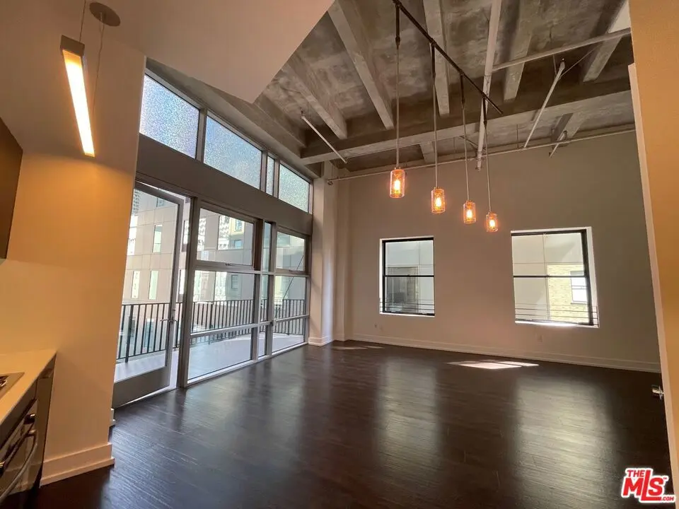 727 W 7th Street 1115, Los Angeles, CA — listing photo 1