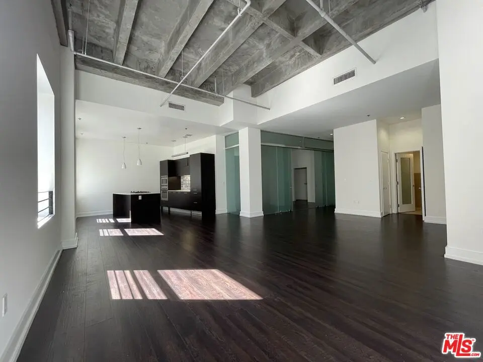 Condominium for rent at 727 W 7th Street 1325, Los Angeles, CA featuring 1 bed and 2 baths