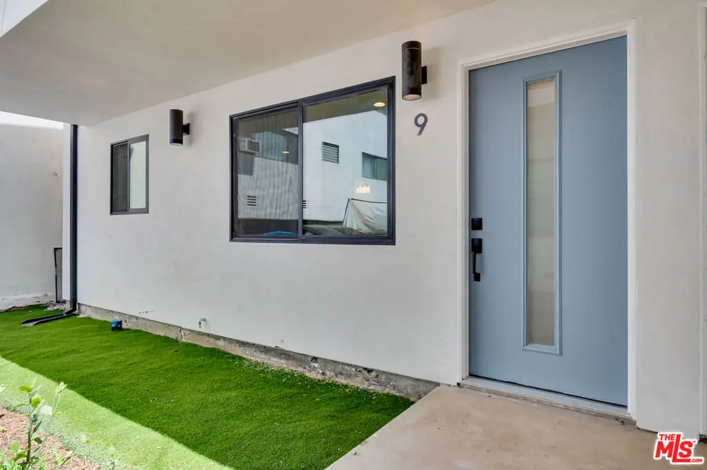 Townhouse for rent at 926 N Spaulding Avenue 9, West Hollywood, CA featuring 1 bed and 2 baths