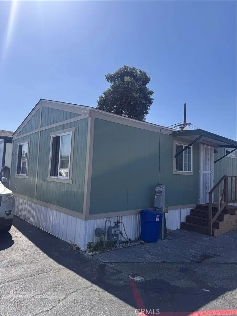 15325 F#16 Orange, Paramount, CA — listing photo 1