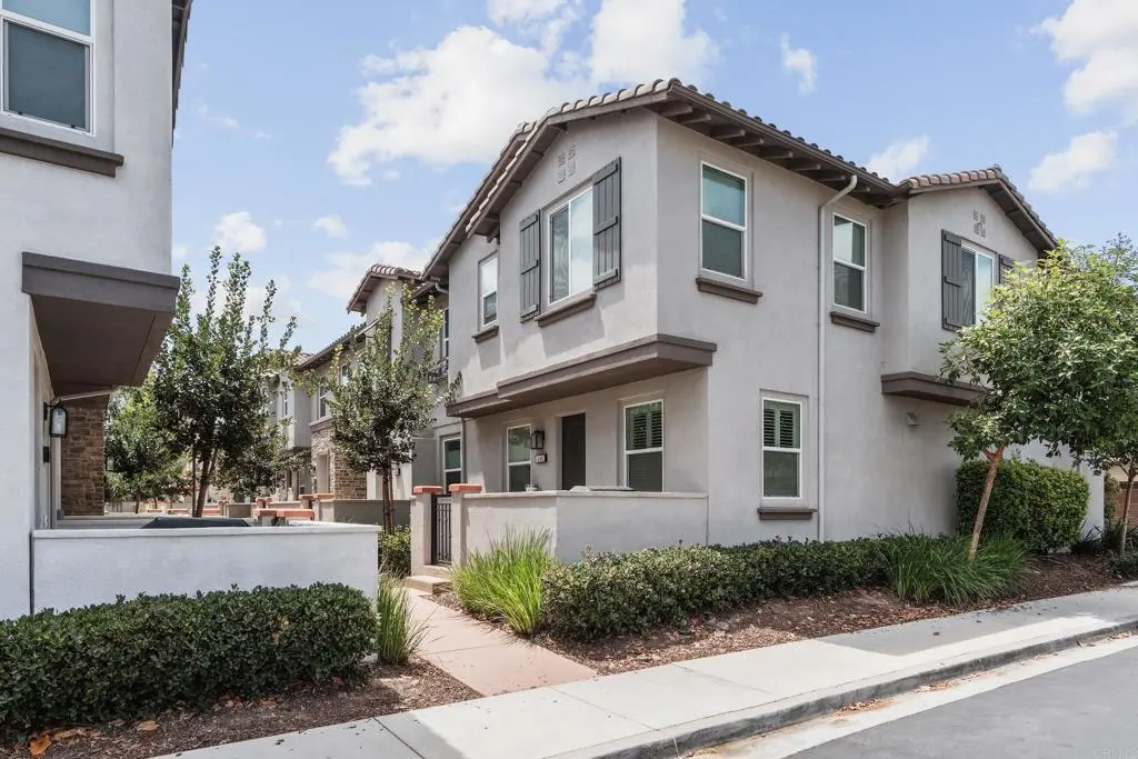 4136 Sitio Flor, Oceanside, CA — listing photo 1