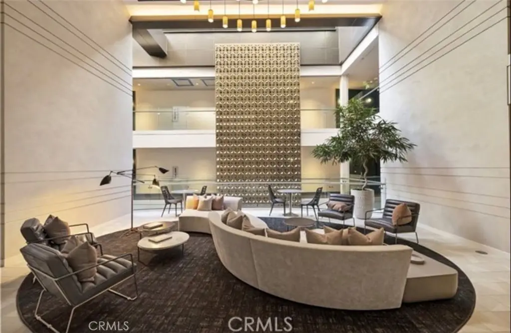 Condominium for sale at 400 South Broadway S 907, Los Angeles, CA featuring 1 bed and 1 bath