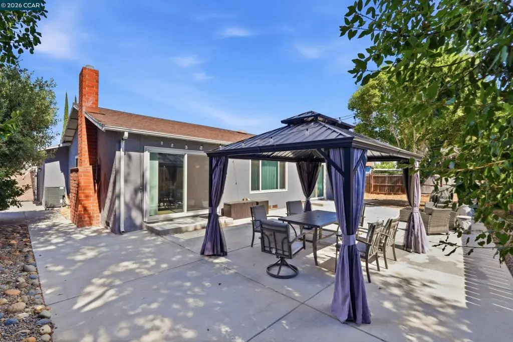 Single Family Residence for sale at 2870 Seville Cir, Antioch, CA featuring 3 beds and 2 baths