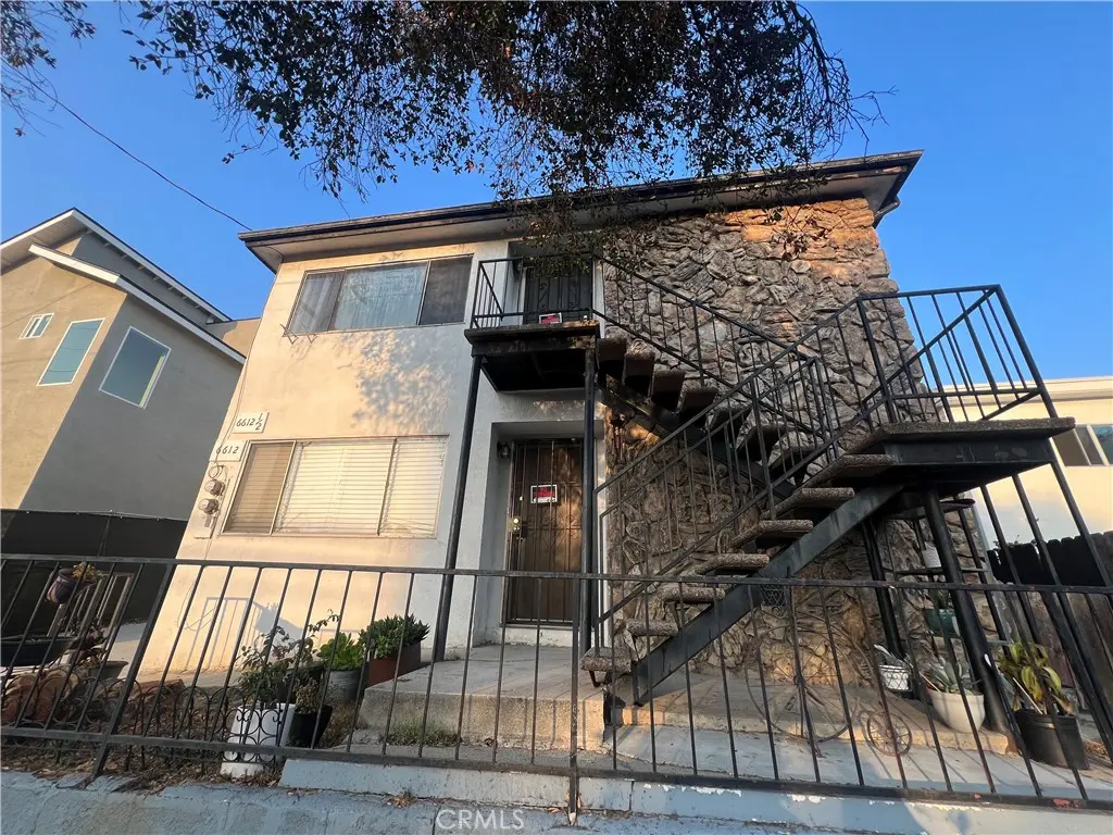 Quadruplex for rent at 6612 N Figueroa Street 1/2, Los Angeles, CA featuring 2 beds and 1 bath