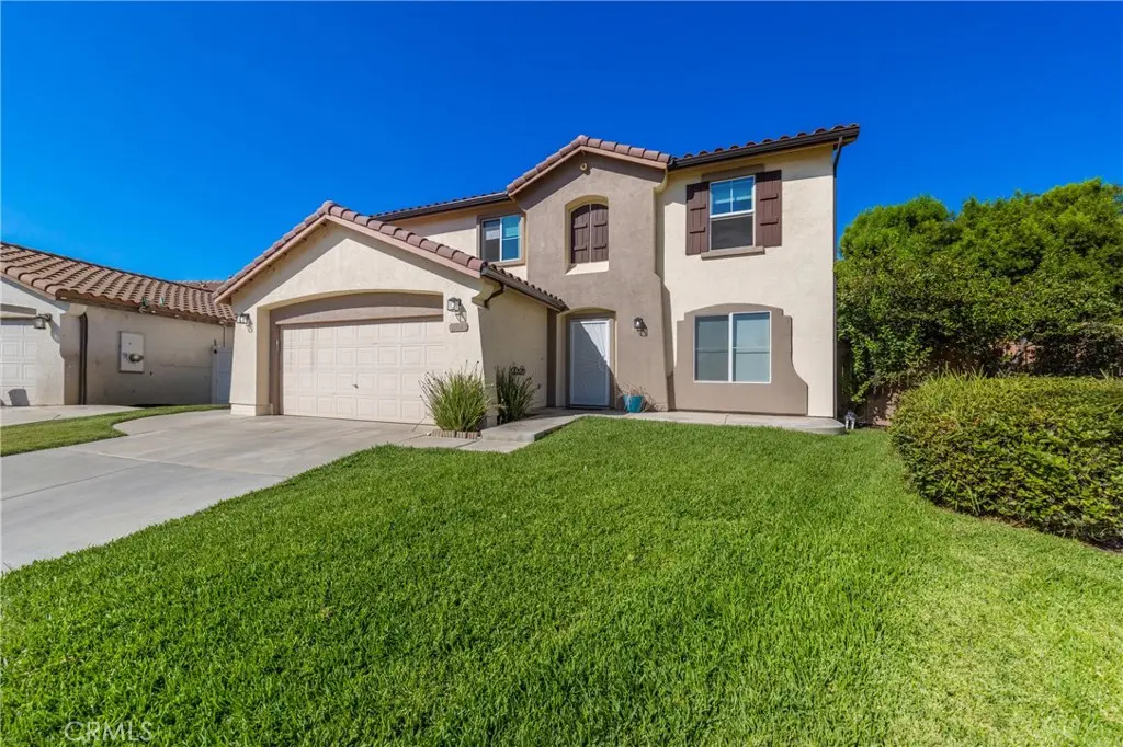 Residential Lease for rent at 25043 Babbling Brook, Menifee, Riverside County, CA featuring 4 beds and 3 baths