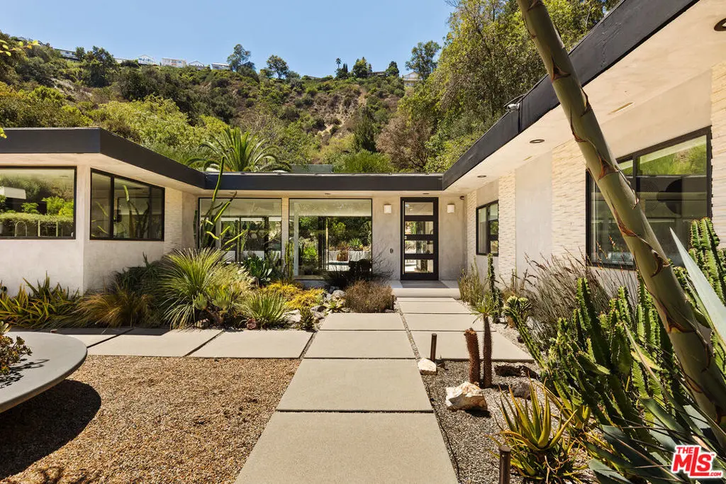 Single Family Residence for sale at 9991 Liebe Drive, Los Angeles, CA featuring 6 beds and 7 baths