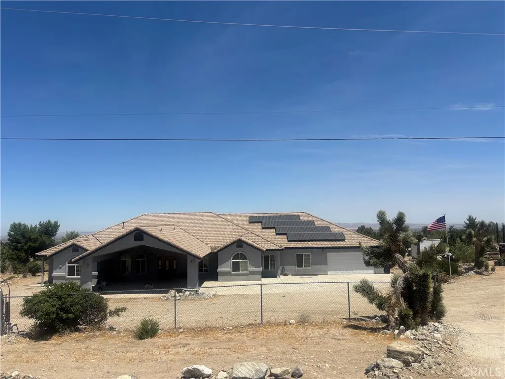 1220 Smoke Tree, Pinon Hills, CA — listing photo 1