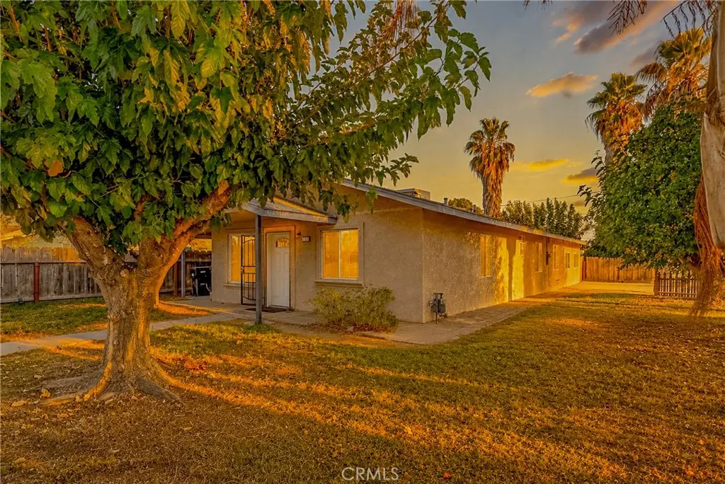 9566 E Broadway, Planada, CA — listing photo 1