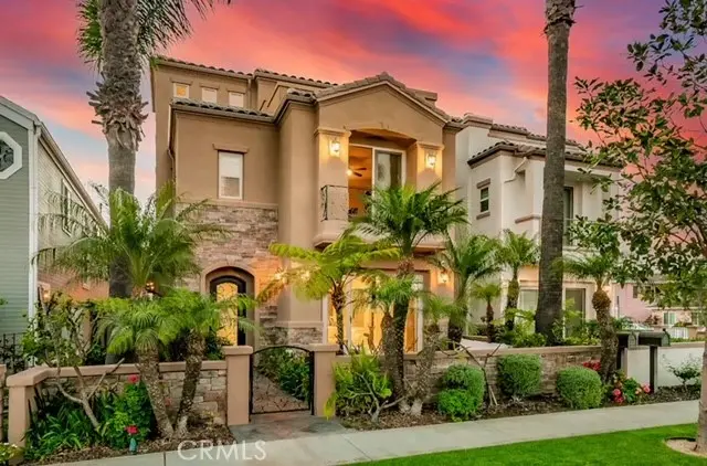 225 11th, Huntington Beach, CA — listing photo 1