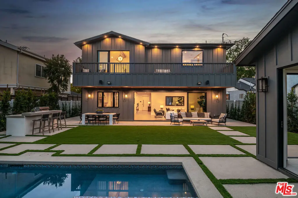 Single Family Residence for rent at 4210 Kraft Avenue, Los Angeles, CA featuring 5 beds and 6 baths