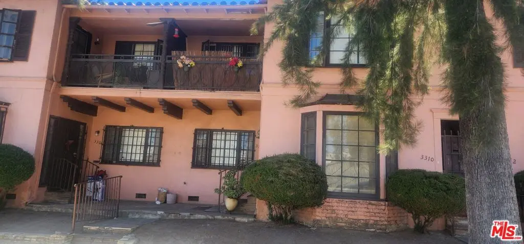 Residential Lease for rent at 3302 W 48th Street, Los Angeles, Los Angeles County, CA featuring 1 bed and 1 bath