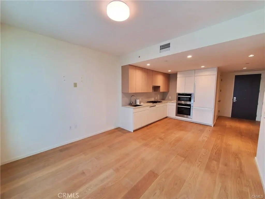 Residential Lease for rent at 877 Francisco Street 1805, Los Angeles, Los Angeles County, CA featuring 1 bed and 1 bath