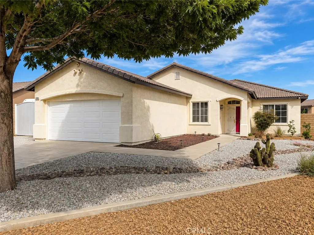 13900 Nelliebell, Victorville, CA — listing photo 1