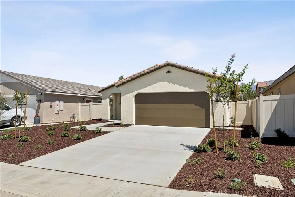 Single Family Residence for sale at 1586 Park Village Drive, Beaumont, CA featuring 2 beds and 2 baths