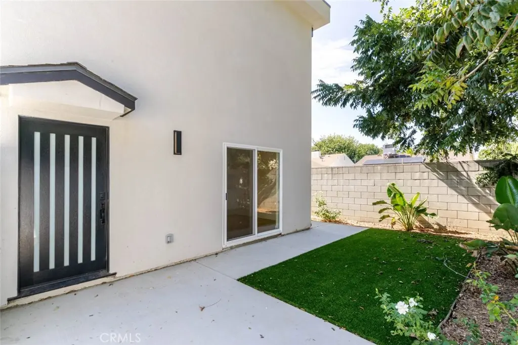 6837 Yolanda Avenue, Reseda, CA — listing photo 1