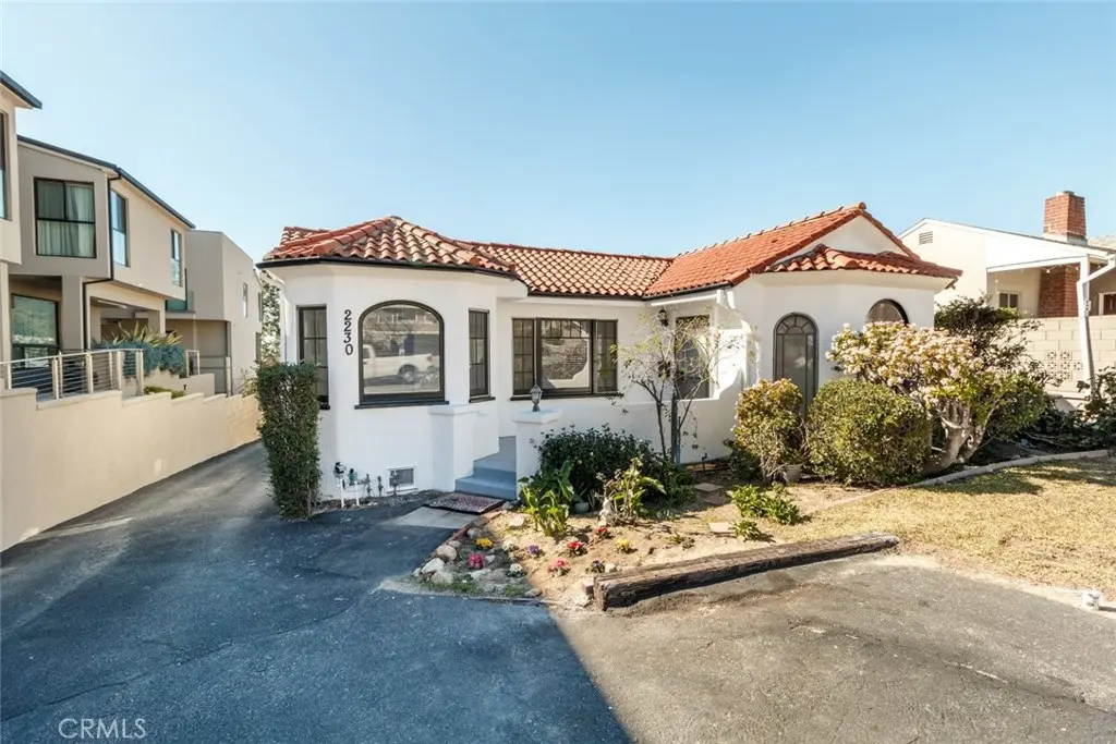 2230 Montrose Avenue A, Montrose, CA — listing photo 1