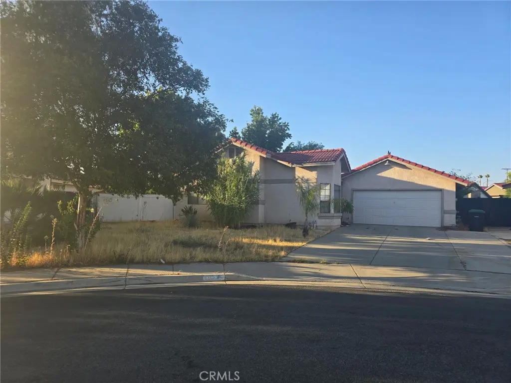 Single Family Residence for sale at 1010 Gneiss Court, Hemet, CA featuring 2 beds and 2 baths