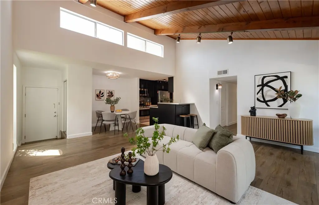 20134 Leadwell 307, Winnetka, CA — listing photo 1