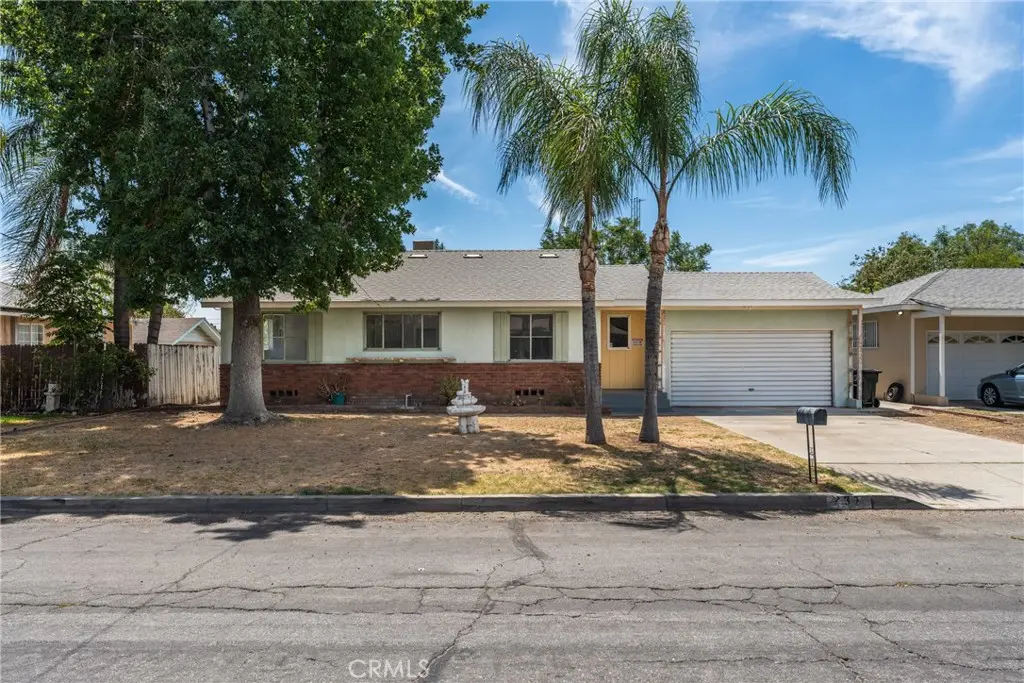 237 W Van Koevering Street, Rialto, CA — listing photo 1