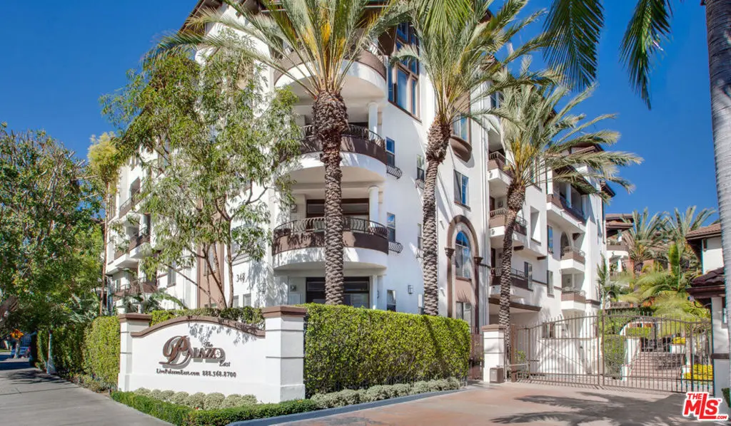 Residential Lease for rent at 344 S Hauser Boulevard 3-114, Los Angeles, Los Angeles County, CA featuring 2 beds and 2 baths