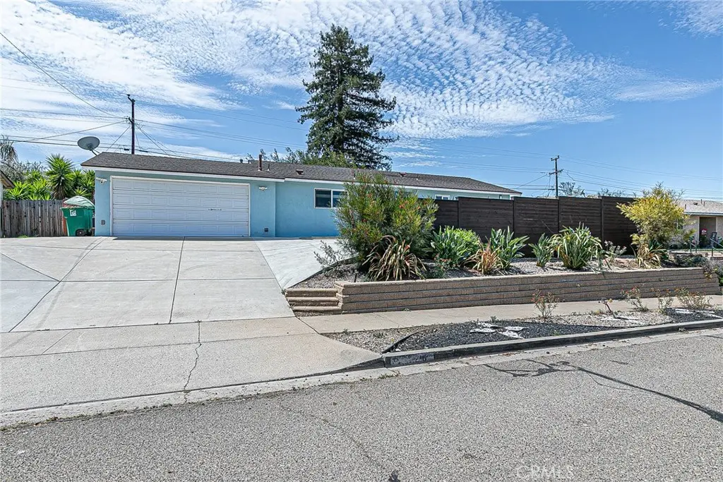 Single Family Residence for sale at 1216 Via Alta, Santa Maria, CA featuring 3 beds and 2 baths