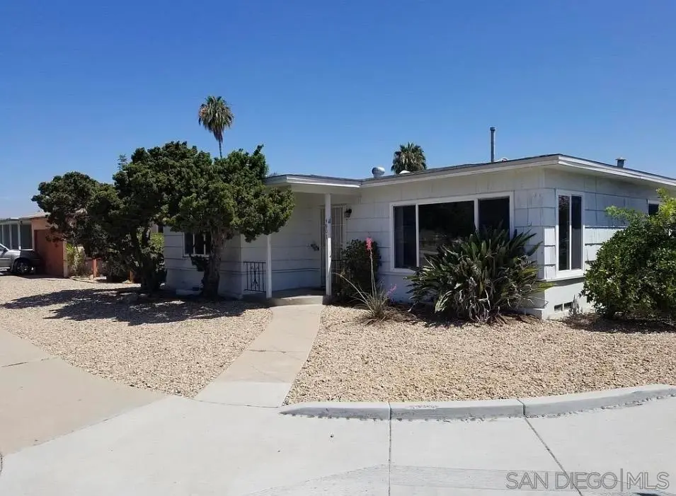 4901 Curry Dr, San Diego, CA — listing photo 1