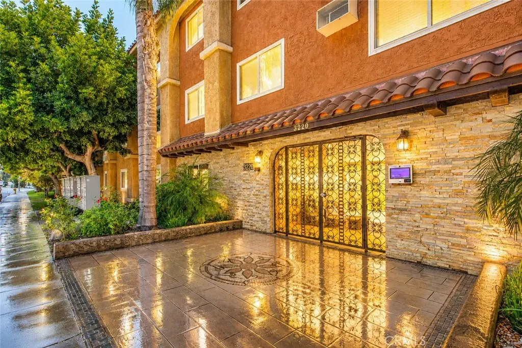 3220 Altura Avenue 217, Glendale, CA — listing photo 1
