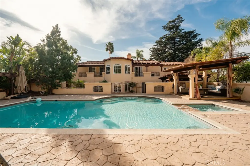 828 S Sunset Canyon, Burbank, CA — listing photo 1