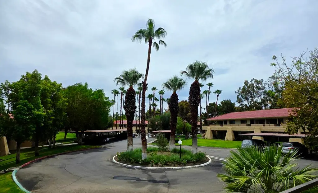 Residential Lease for rent at 680 N Ashurst Court 215, Palm Springs, Riverside County, CA featuring 1 bed and 1 bath