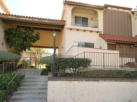 Townhouse for sale at 19545 Sherman 30, Los Angeles, CA
