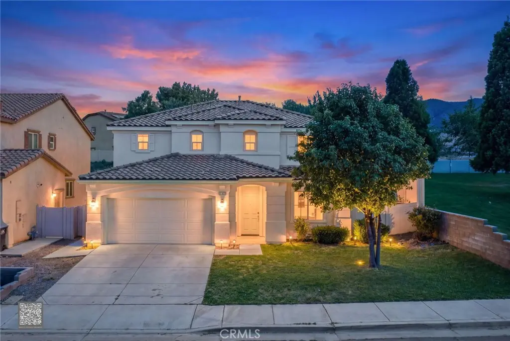 Single Family Residence for sale at 112 Manzanita, Tehachapi, CA featuring 5 beds and 4 baths
