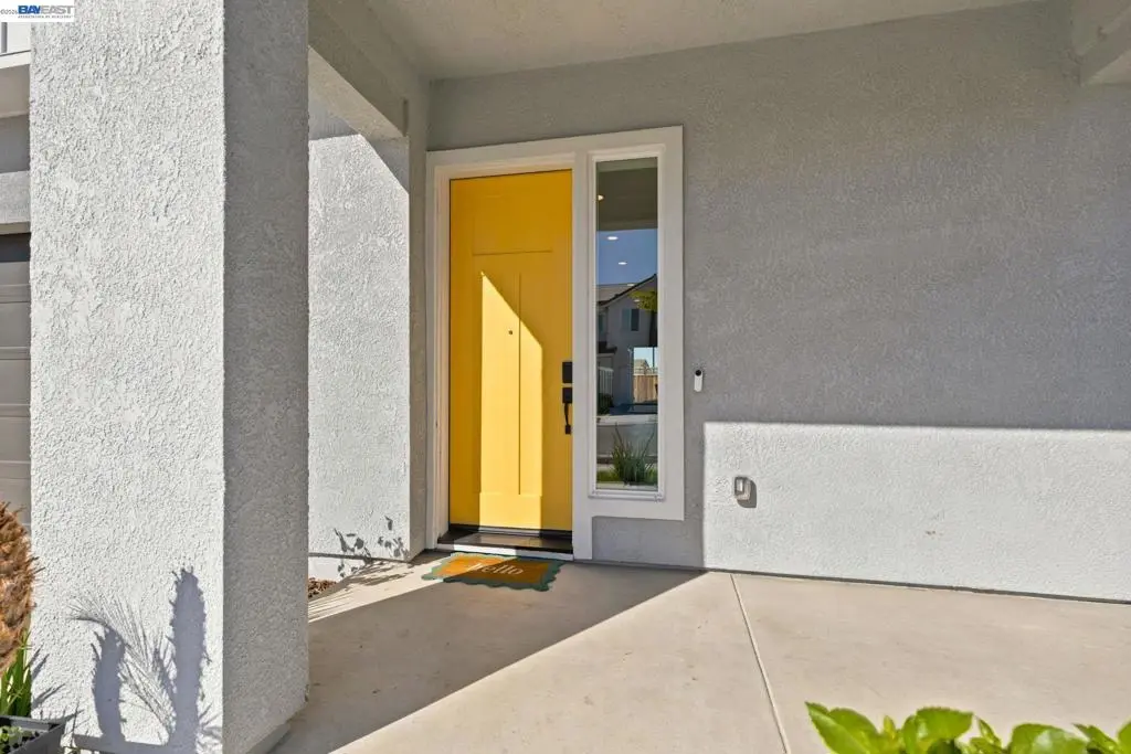 Single Family Residence for sale at 17693 Bushwick Lane, Lathrop, CA featuring 5 beds and 3 baths