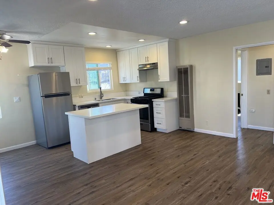 1419 Stanford Street Unit E, Santa Monica, CA — listing photo 1