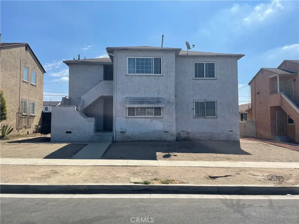 Duplex for rent at 10244 S Van Ness Avenue, Los Angeles, CA featuring 2 beds and 1 bath