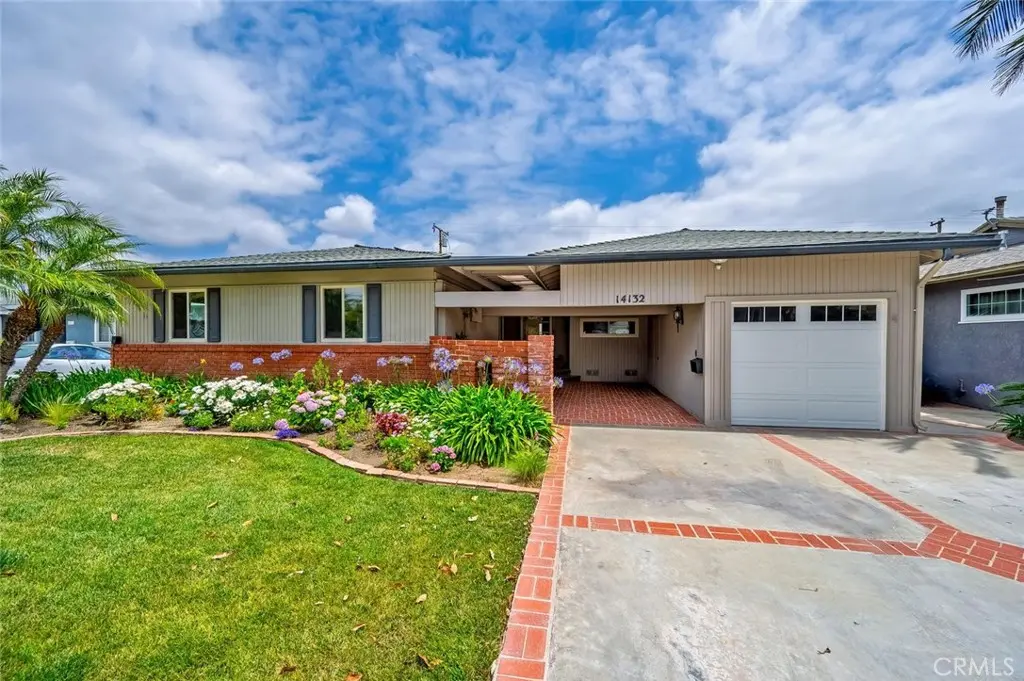 Single Family Residence for rent at 14132 Carfax, Tustin, CA featuring 4 beds and 3 baths