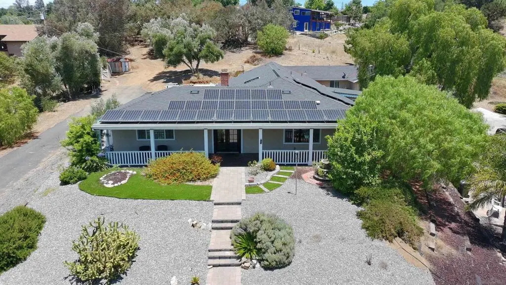 3562 S Mission Road, Fallbrook, CA — listing photo 1